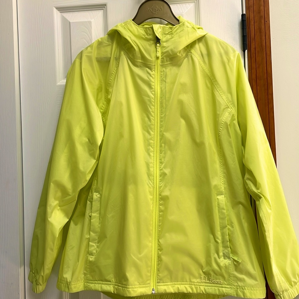 LL Bean ladies windbreaker jacket, petite large